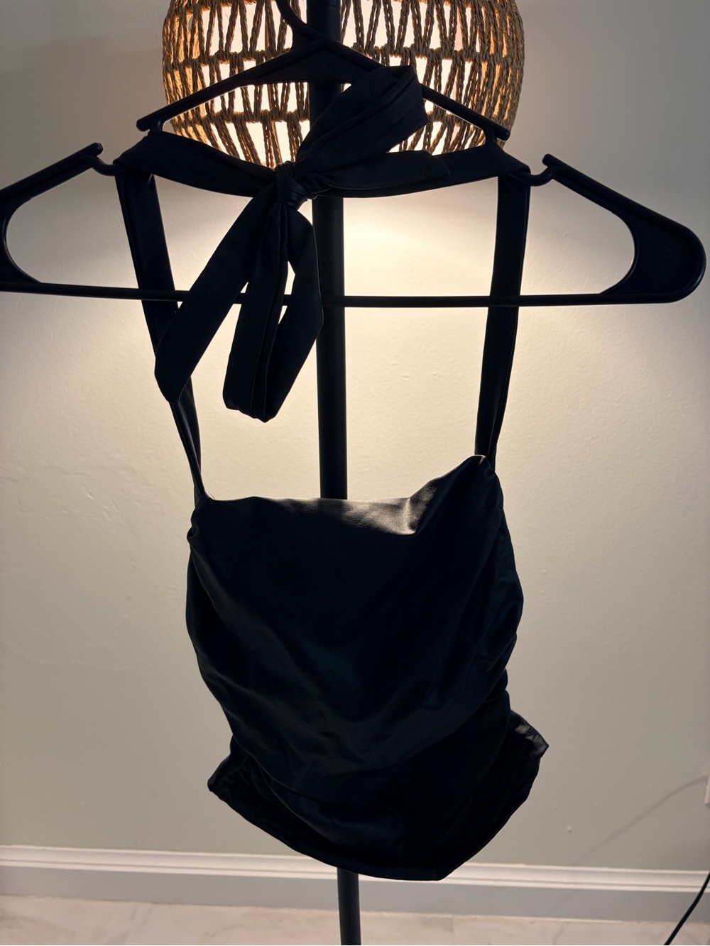 SHEIN Black Strapless Tie-Neck Tank Top